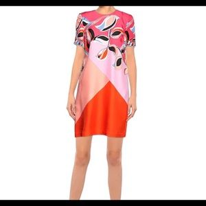 EMILIO PUCCI
Short dresses MADE IN ITALY
synonymous with quality and design